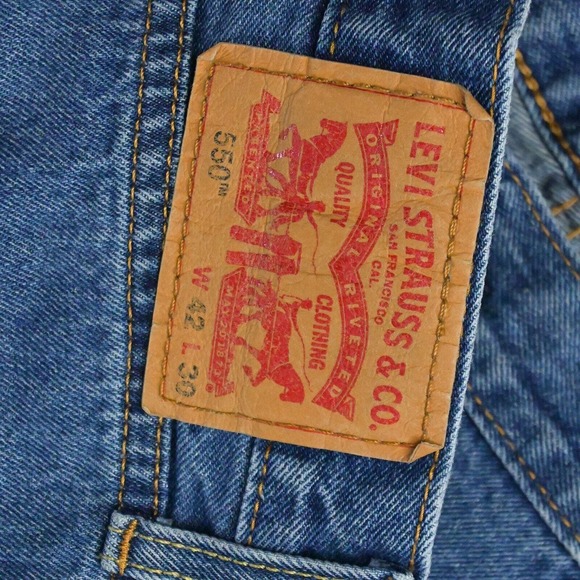 Levi's 42 x‎ 30 550 Relaxed Fit Medium Stonewash Distressed Jeans - Picture 3 of 5